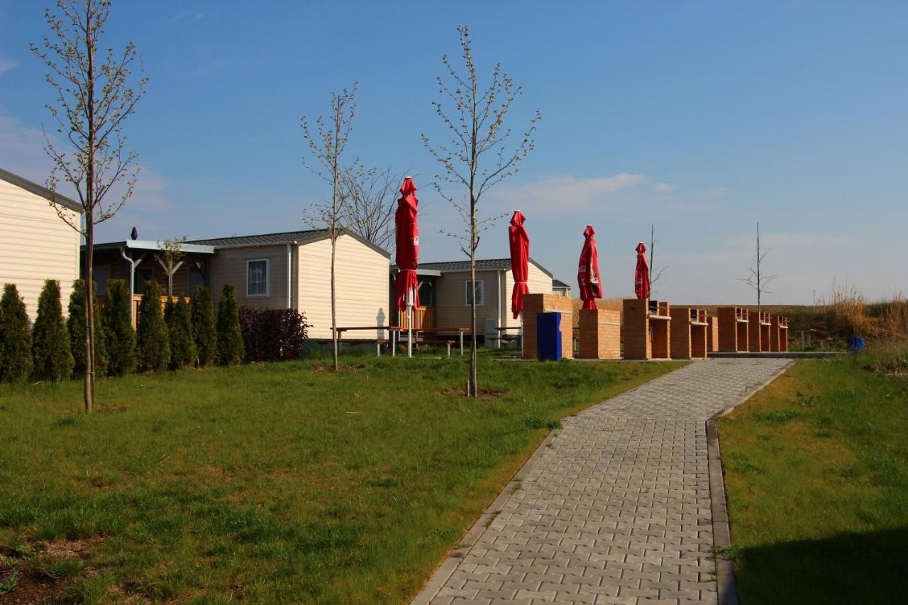 Merlin'S Camp Znojmo Exterior photo